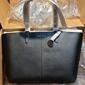 NWT! Michael Kors Jet Set Medium Tote Bag